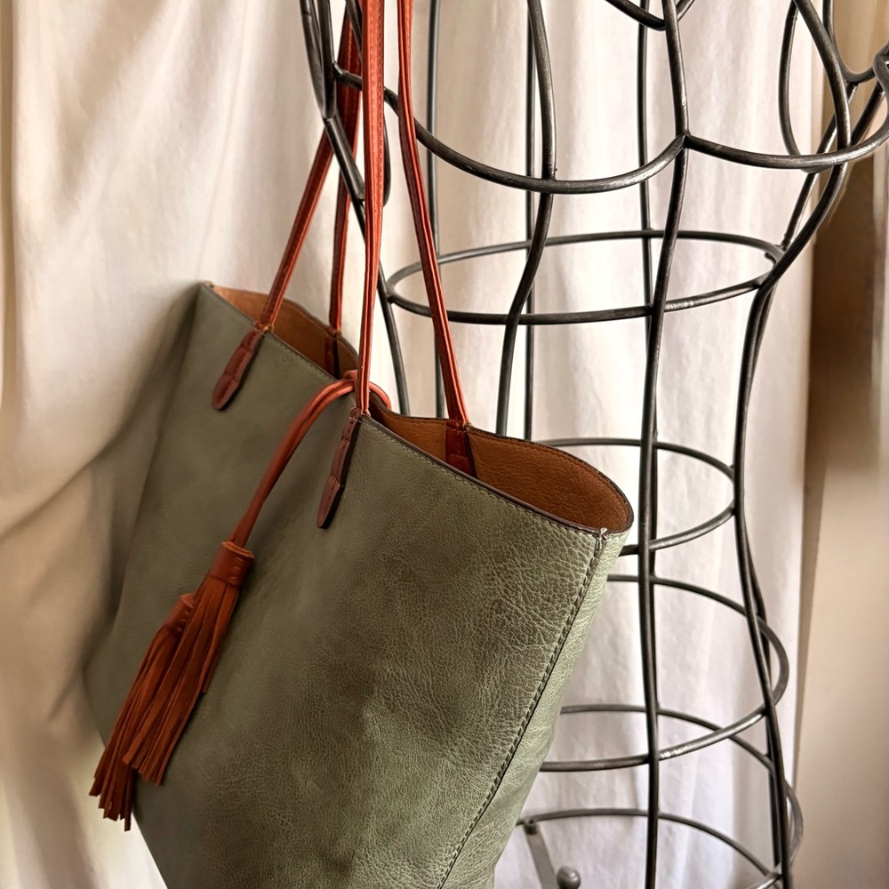 Lucky Brand 🍀 Moss Green Tote Bag with Brown Trim and Tassel